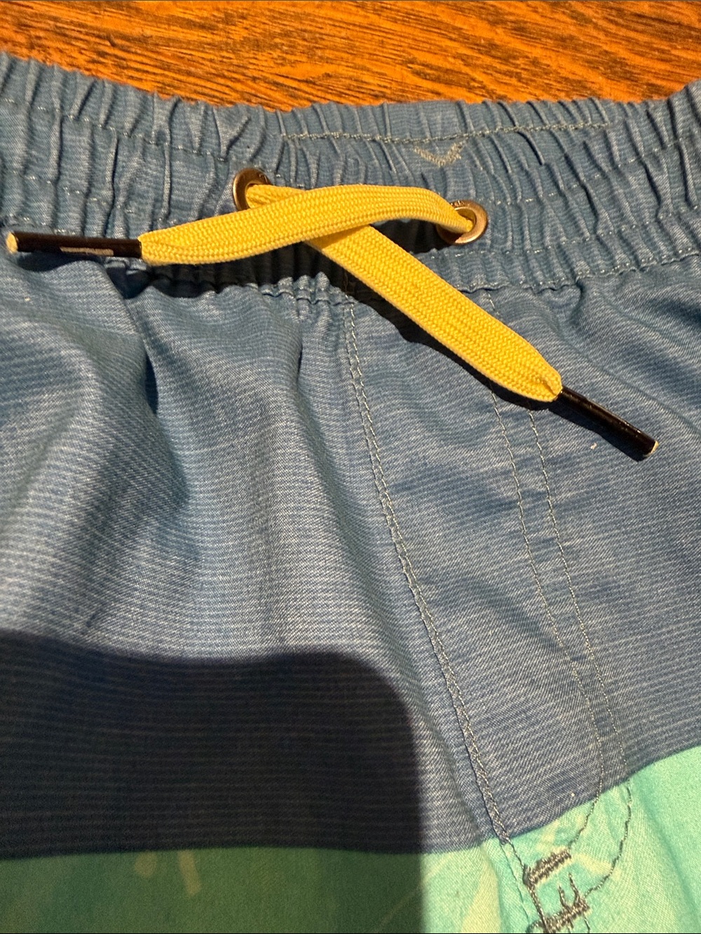 Quiksilver striped with drawstring Kids Swim Shorts size 6 - Picture 8 of 8
